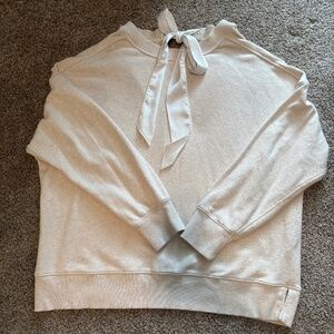 Aerie Cream Bow Crewneck | Size M
